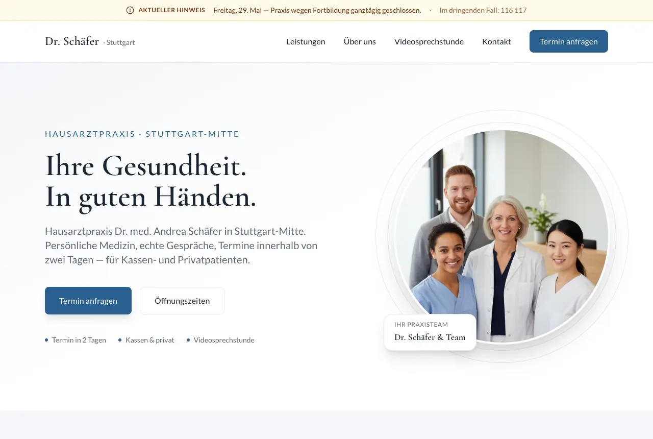 Startseite einer Hausarztpraxis mit Terminanfrage und Sprechzeiten
